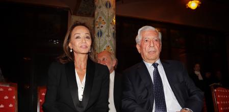 Mario Vargas Llosa e Isabel Preysler durante un acto en Barcelona en 2016&nbsp;