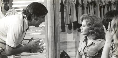 Vargas Llosa y Camucha Negrete en Pantaleón y las visitadoras (1975)