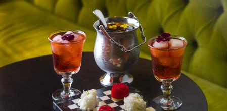 La ponchera para dos que sirven en The Barcelona Edition