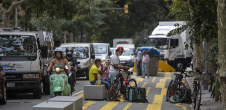 Carril de vianants al carrer Consell de Cent de Barcelona el 2020