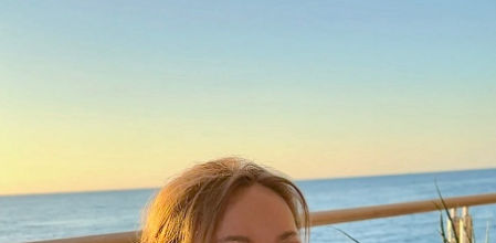 La controvertida foto de J.K. Rowling para celebrar la victoria en el Tribunal Supremo.&nbsp;