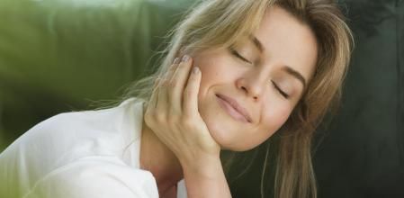 La piel luminosa y natural es una de las tendencias de momento