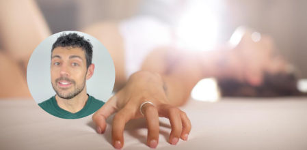 Jose Abellán en una imagen de una chica teniendo relaciones