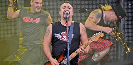 Gari, Pulpul y Txikitin, del grupo Ska-P, en una actuación en el Sziget Festival de Budapest, Hungría, 2009