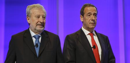 El presidente de CaixaBank, Tomás Muniesa y el consejero delegado, Gonzalo Gortázar