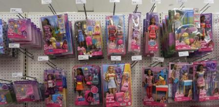 Una tienda con muñecas de Barbie en EE.UU.