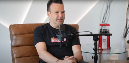 José Elías hablando en el ´pódcast 'Búscate la Vida' con Eric Ponce.