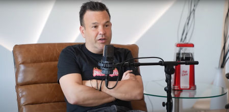 José Elías hablando sobre un nuevo modelo de negocio para implementarse en España.