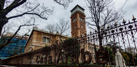 Fachada de la Casa Árabe, a 21 de febrero de 2025, en Madrid (España). El Consejo de Ministros aprobó el pasado 18 de febrero el Real Decreto por el que se declara al edificio que alberga la Casa Árabe Bien de Interés Cultural (BIC), en la categoría de Monumento.