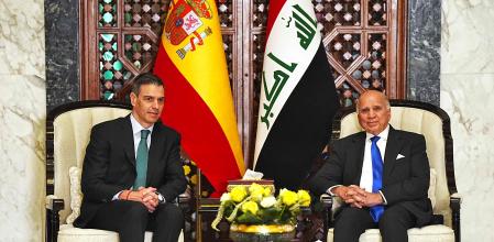 Pedro Sánchez, con el ministro de Exteriores de Irak, Fuad Hussein, el viernes en Bagdad&nbsp;
