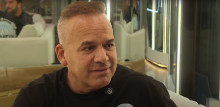 Jan Eskenazi, constructor de casas futuristas