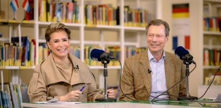 Los grandes duques&nbsp;Enrique y María Teresa de Luxemburgo durante el podcast.&nbsp;