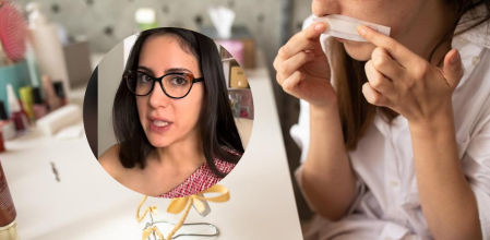 Una joven utilizando una tira de depilación