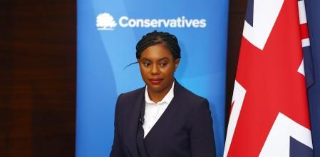 Badenoch no logra enderezar el partido tory , castigado por un electorado que no le perdona el declive