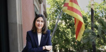 La consellera de Interior, Núria Parlon atiende a Guyana Guardian