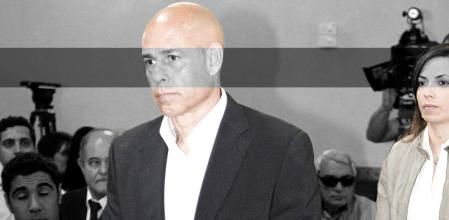 Fernando Torres Baena y, tras él, la que era su pareja entonces, María José González 