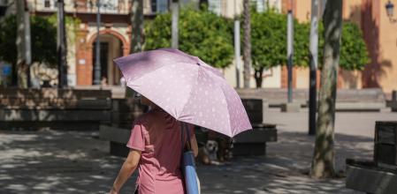 La ola de calor 'Aurora' bate récords de temperatura en Andalucía, donde los termómetros se resisten a bajar de los 40 grados.&nbsp;