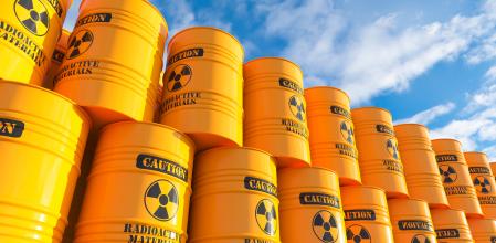 El océano esconde 200.000 barriles radiactivos desde hace décadas y ahora un grupo de científicos los va a recuperar