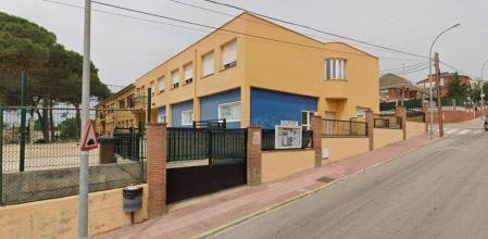 Los padres de alumnos de una escuela de Riells i Viabrea denuncian un caso de pederastia durante unas colonias