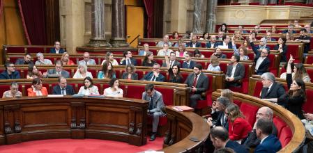 Votación en la sesión del pleno del Parlament de Catalunya.