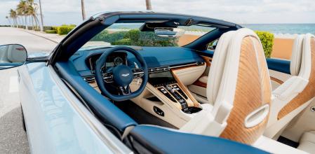 El Aston Martin DB12 Volante Palm Beach fusiona el glamour del sur de Florida con la artesanía británica.