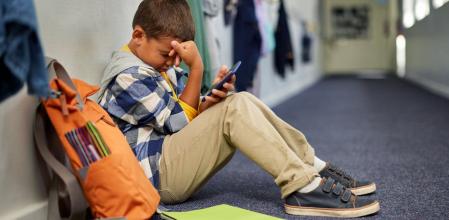 El estrés crónico que provoca el bullying no solo afecta al estado de ánimo; también la química cerebral se ve alterada.