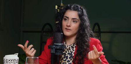 María Aprador, criminóloga especializada en delitos digitales, con Uri Sabat.