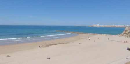 Imagen de recurso de la playa Santa María del Mar, en Cádiz, donde falleció un hombre de 77 años.