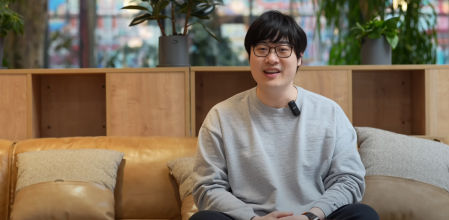 El creador de Manus presenta su herramienta en 2025.