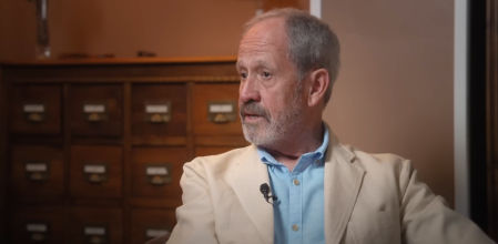 José Luis Marín, psiquiatra: “Estamos obligados a vivir en una 'happycracia' en la que si no eres feliz 24 horas diarias la sociedad te expulsa”