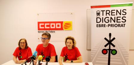 Pepi Borrà, Daniel Gil y Cinta Galiana, miembros de la plataforma Trens Dignes.