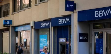 Oficinas del BBVA y del Sabadell en Barcelona