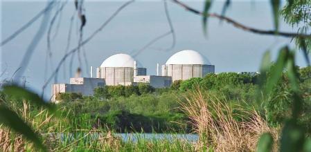 Exteriror de la Central Nuclear de Almaraz