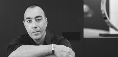 El escultor italiano Lorenzo Quinn&nbsp;