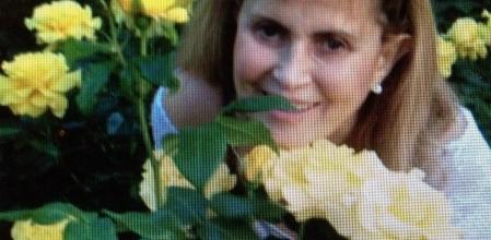 Hallan asesinada a una galardonada directora de cine