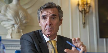 Carlos San Basilio, presidente de la CNMV, durante su intervención hoy en la UIMP