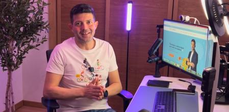 Un experto en tecnología e IA desvela qué herramienta utilizar para eliminar todas las cuentas en plataformas online.