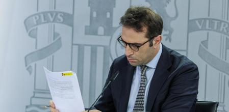 El ministro de Economía, Carlos Cuerpo, ayer en la rueda de prensa tras el Consejo de Ministros