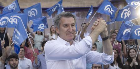 Feijóo, aclamado por los asistentes a un mitin de su gira precongresual celebrado en Murcia