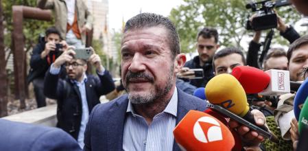 El exsecretario autonómico de Emergencias Emilio Argüeso a su llegada a declarar en calidad de investigado ante la Ciudad de la Justicia de Valencia, a 11 de abril de 2025