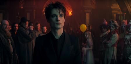 Tom Sturridge es Morfeo en la serie.