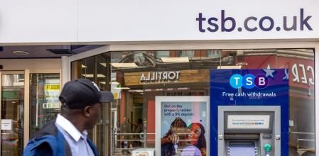 Una oficina bancaria de la filial británica del Sabadell, TSB, en Londres