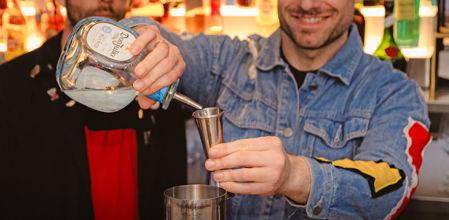 Club Vanguardia sortea cinco invitaciones dobles para asistir a taller de cócteles en Time Out Market.