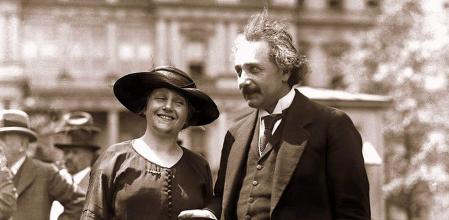 Mileva Marić junto a Albert Einstein.