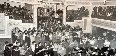Acto litúrgico celebrado en la iglesia de la calle Galvani en 1967