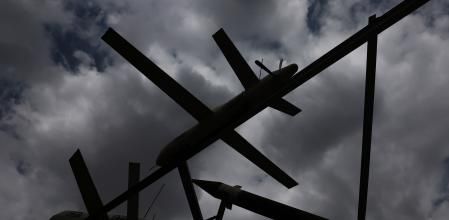 Misiles y drones sin carga explosiva fabricados por los hutíes se exhiben en una plaza de Saná, Yemen, el 7 de julio de 2025&nbsp;