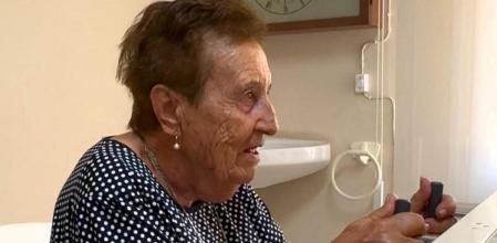 La yaya Angeleta ha ido a hacerse el examen médico para renovar el carné de conducir