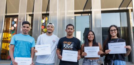 Entrega de las becas Óscar Muñoz