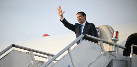 El secretario de Estado de EE.UU., Marco Rubio, esta mañana antes de partir de la base aérea de Subang, en las afueras de Kuala Lumpur (Malasia).