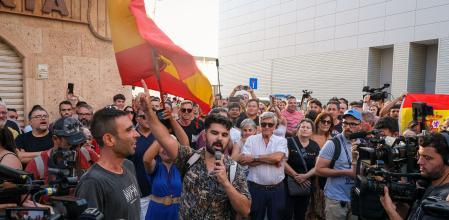 Agitadores de redes sociales en una concentración en Torre Pacheco contra la inmigración